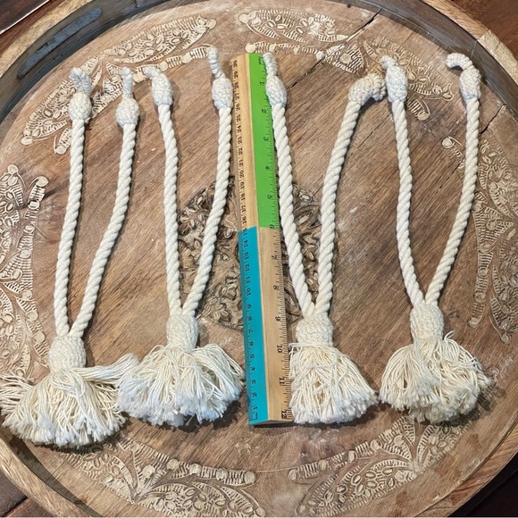 Set of 4 Curtain Tie Backs - Picture 4 of 5